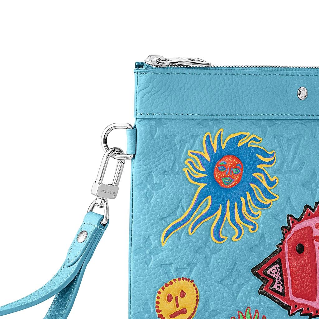 Louis Vuitton X Yayoi Kusama Сумка-клатч To-Go с мультяшным узором и тиснением Monogram Мужской клатч Синий M81944