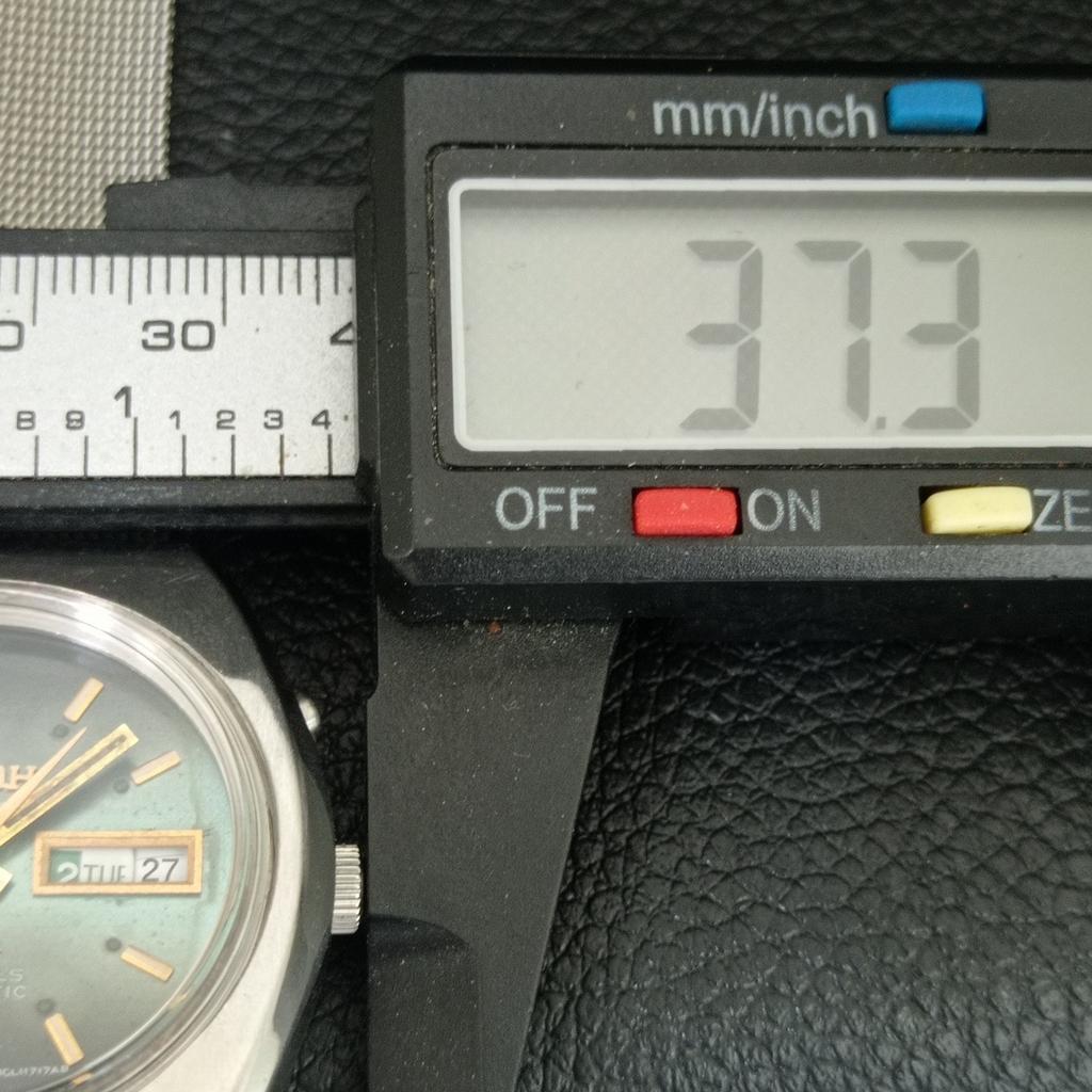 VINTAGE RICOH R31 AUTOMATIC JAPAN MENS ORIGINAL DIAL WATCH a709437-1