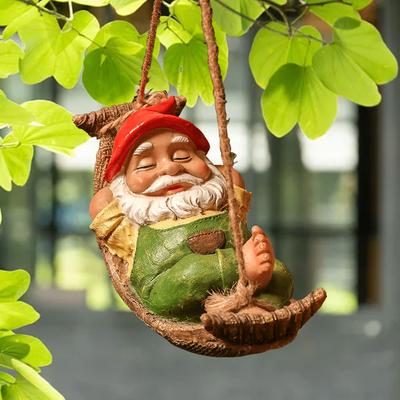 Забавные садовые гномы, уличная подвесная статуя, полимерная статуя садового гнома, фигурка гнома для газона, патио, двора, украшения для дерева