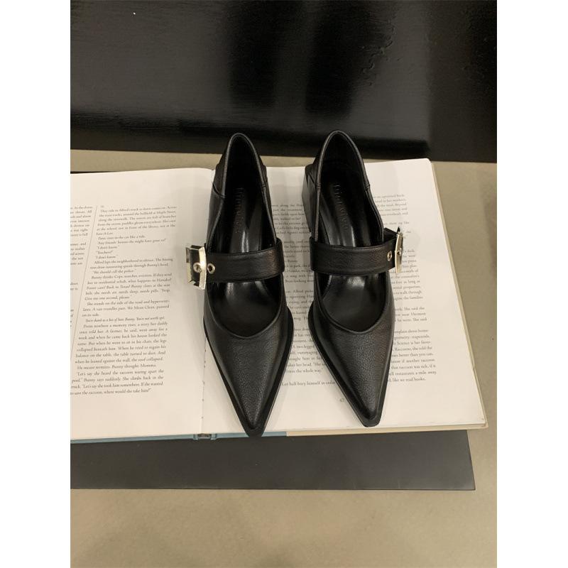 Ретро остроносые туфли Мэри Джейн из маленькой кожи женские британские осень и зима 2025 новая корейская версия толстый каблук лоферы одинарные туфли