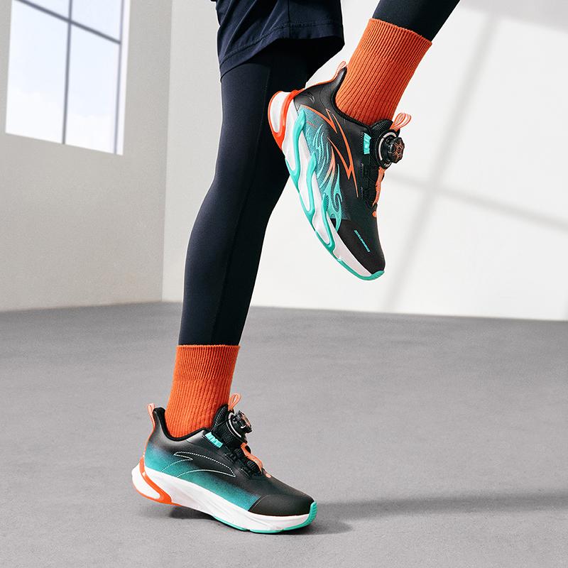 Anta Kids Synthetic Leather Comfortable Physical Test Lightweight Shock Absorption Low Top Running Shoes Kids Running Shoes Black Green A12435524N-1