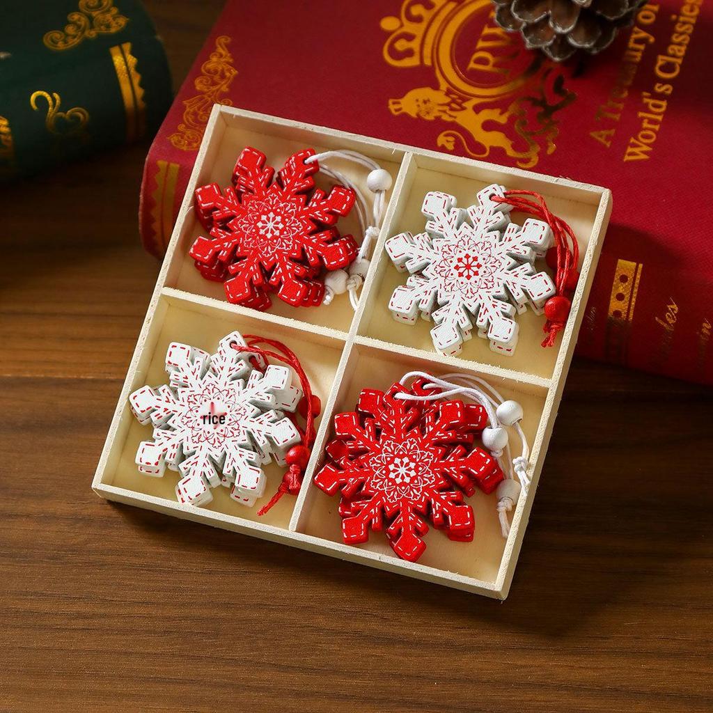 Exquisite Wooden Christmas Tree Ornaments and Small Gift Box