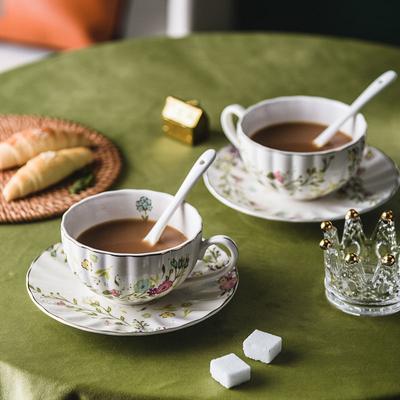 Простая и свежая цветочная кофейная чашка и тарелка, набор из двух предметов, изысканная керамическая чашка, чашка для воды, цветочная чашка для чая, чашка для молока