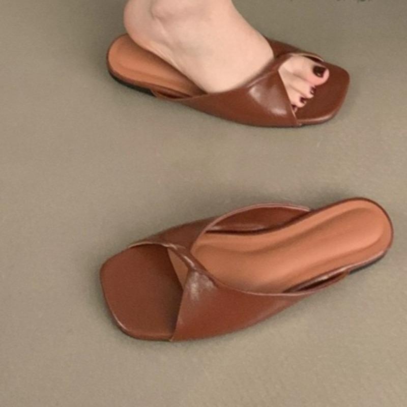 Модные Горячие Продажи 2025 Лето Женская Мода Квадратный Носок Открытый Носок Узкий Ремешок Сандалии Новый Стиль Открытая Пятка Мягкая Подошва Пляжные Шлепанцы