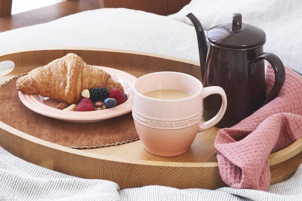 LE CREUSET Legend Mug, 350ml, Peche, Heat and Cold Resistant, Microwave and Oven Safe [Official Japanese Product]