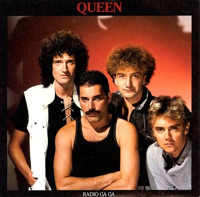 7-дюймовая пластинка QUEEN - Radio Ga Ga / I Go Crazy QUEEN1 EMI 1984 UK Рок Б/У