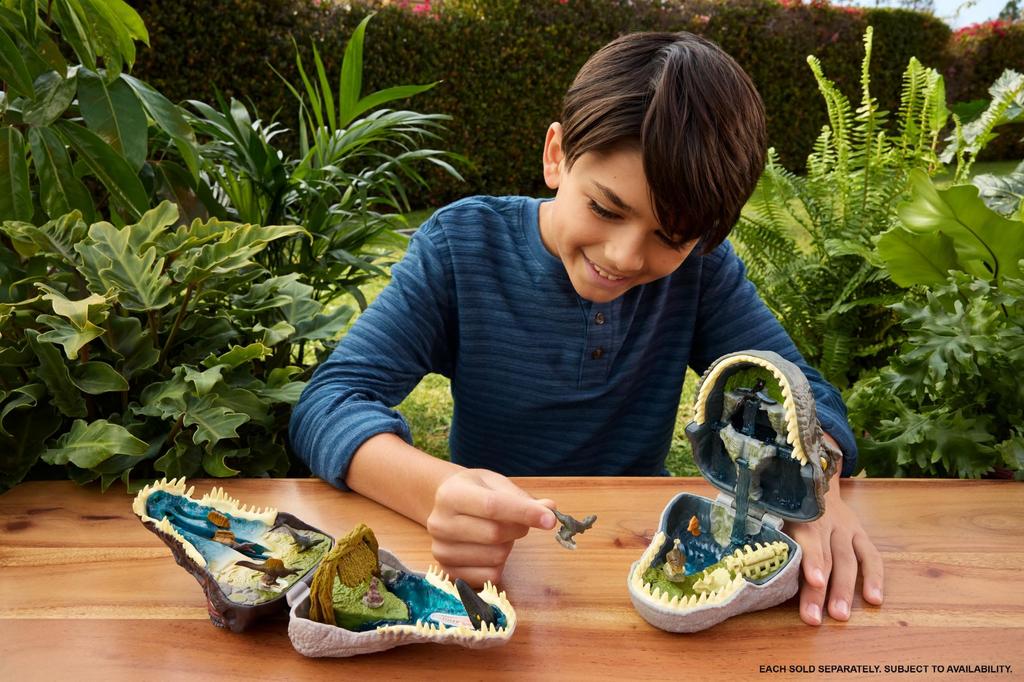 Mattel Jurassic World Rebirth Micro Adventure Spinosaurus Head Playset with 3 Microfigures 4 Interactive Features Ages 4+