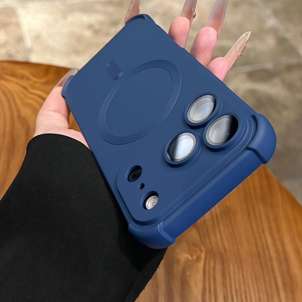Магнитный чехол с покрытием Soft-Touch, защитой от падений и пленкой для камеры для iPhone 17 Pro Max