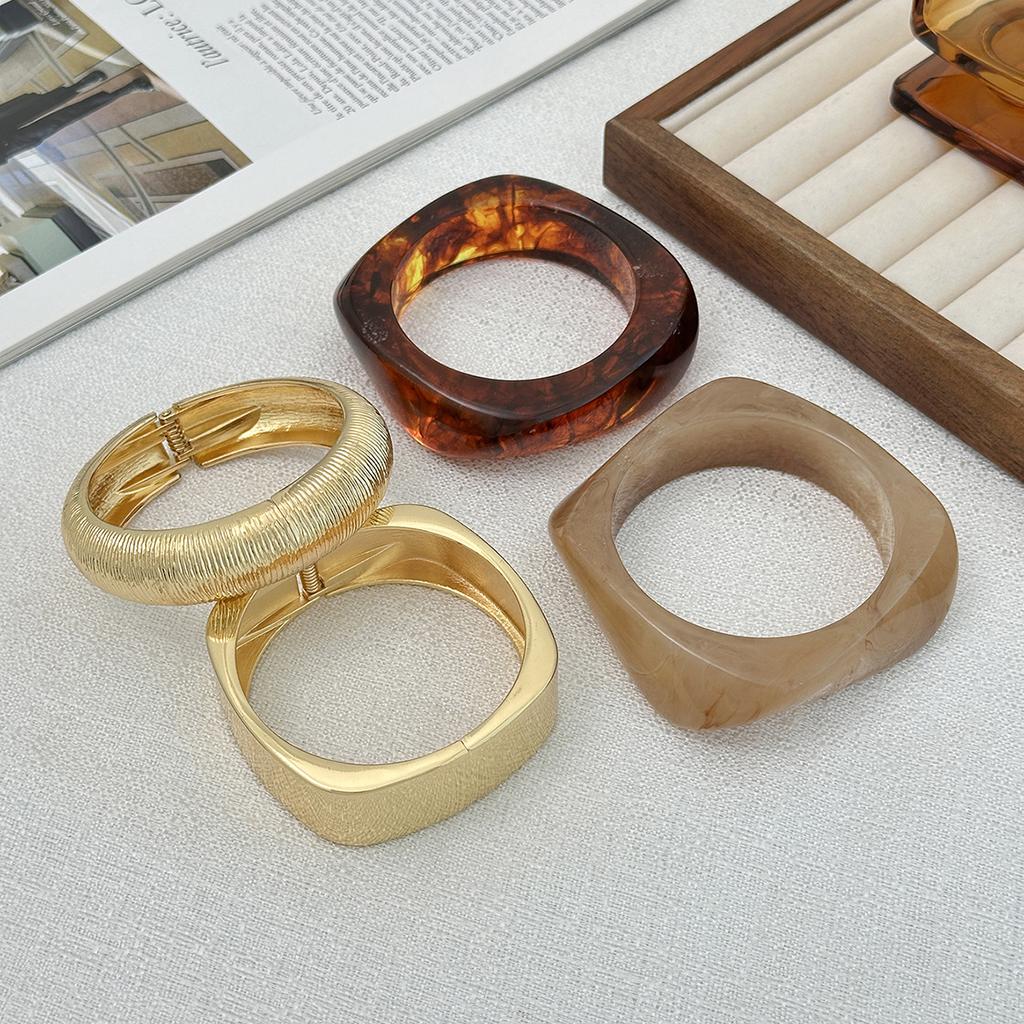 SHIXIN New Fashion Brown Thick Resin Acrylic Wide Bangle Bracelet for Women Punk Geometric Irregular Metal Spring Open Bangles