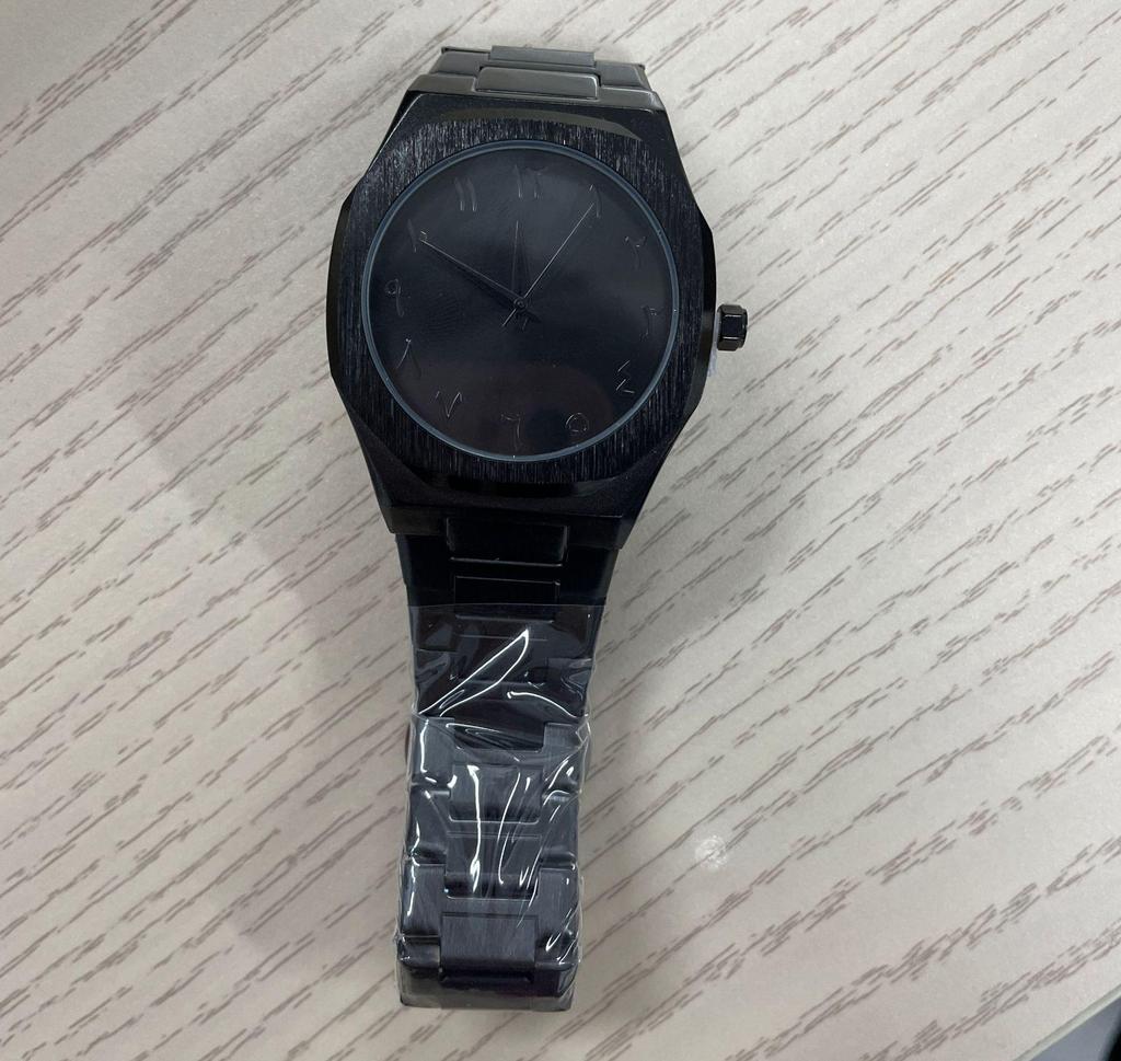 Мужские кварцевые часы высокого класса с арабскими цифрами – Элегантный деловой дизайн