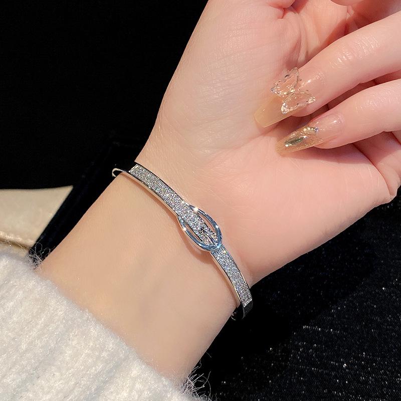 Европейская и американская мода, простой и высококлассный, блестящий браслет с электрической инкрустацией цирконами для женщин