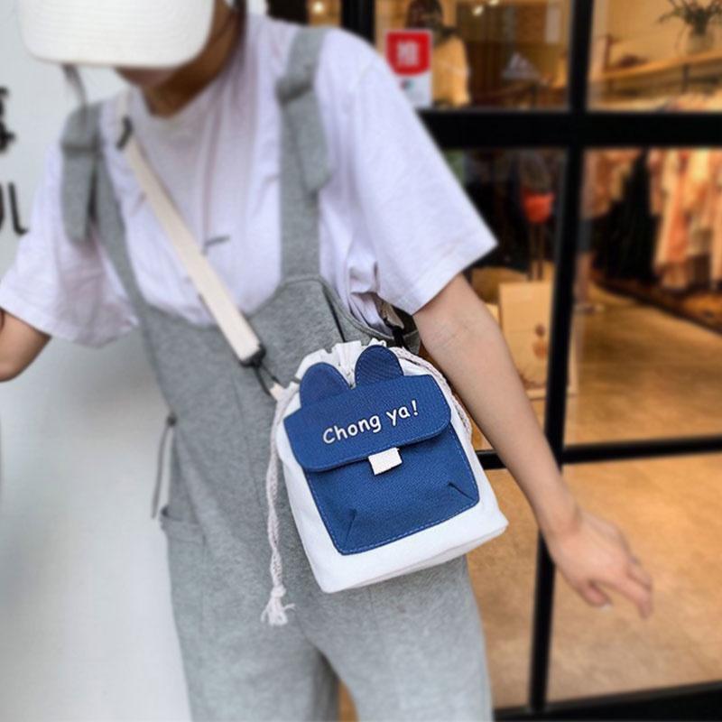 Стильная холщовая сумка через плечо с милыми значками в виде кролика и морковки, доступная в нескольких цветах