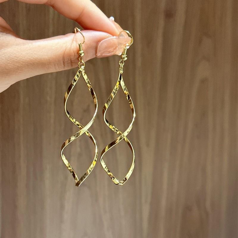 Personalized Spiral Curved Wave Tassel Drop Earrings for Women Korean Stud Earring Jewelry Accessories Pretty Gifts