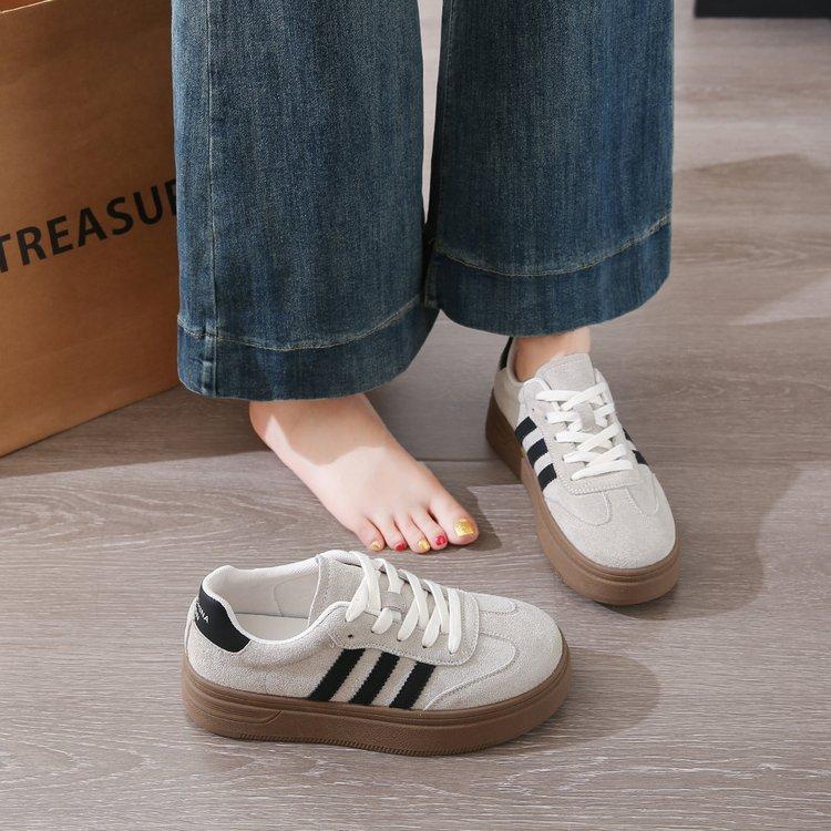 Маленькие белые туфли женские 2025 новые популярные весенне-летние сетчатые трендовые на платформе студенческие универсальные спортивно-повседневные женские туфли кеды