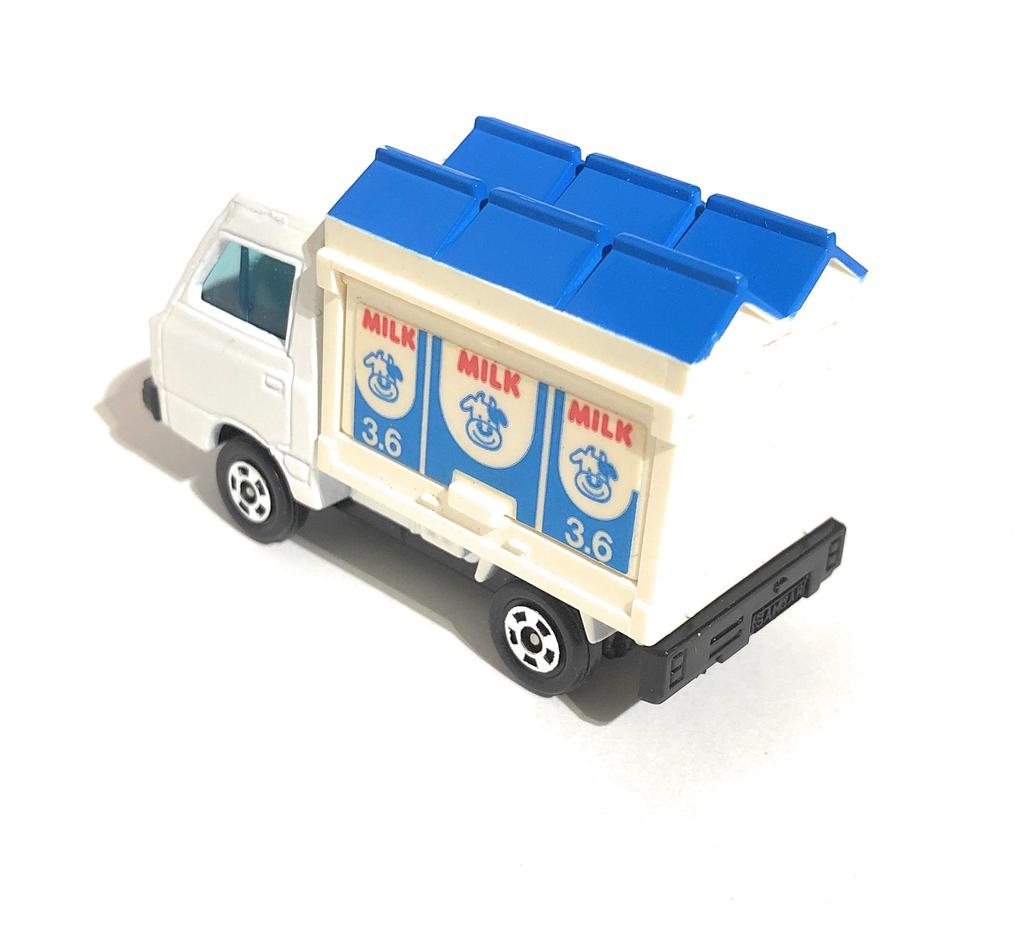 Tomica 96 Made In Japan Subaru Sambar Milk Shop 1/52