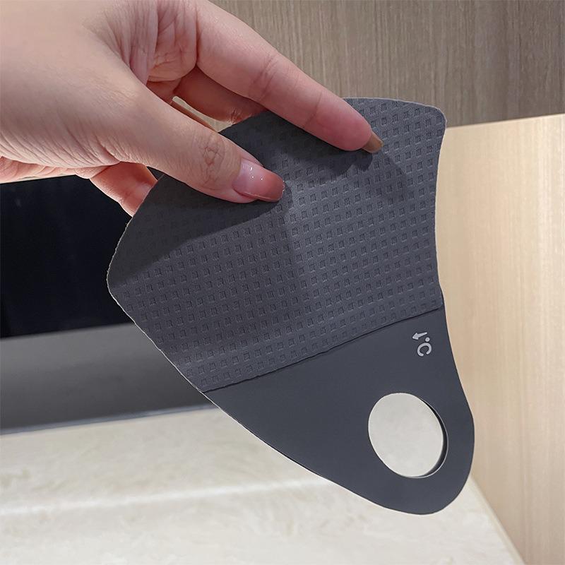 Маска для лица из ледяного шелка с гиалуроновой кислотой и защитой от ультрафиолета