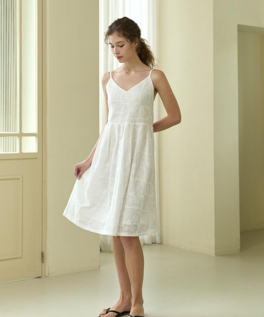 Wioi Masha Cotton Sleeveless Dress_White