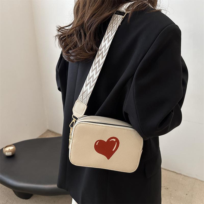 Chic Heart Print Small Square Bag For Women In Stylish Urban Minimalist Design