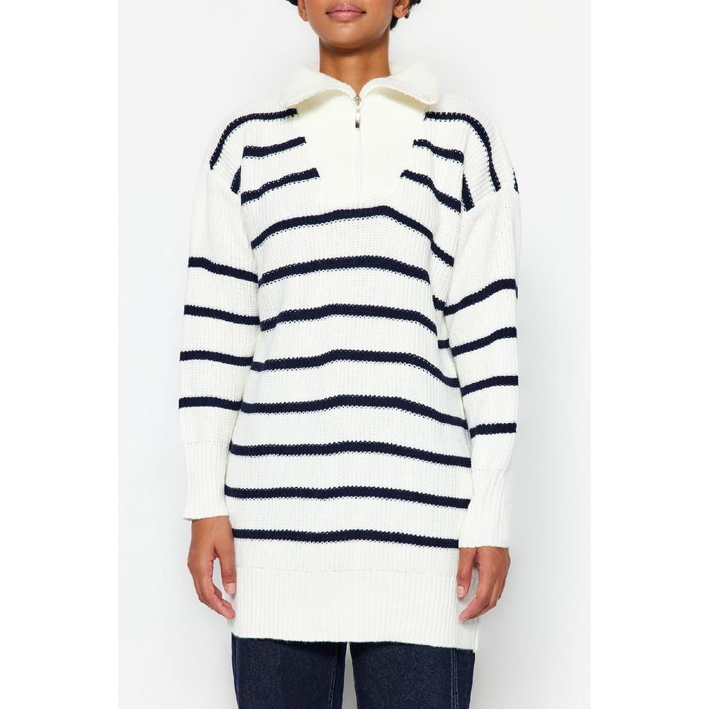 Темно-синий вязаный свитер с полосатым воротником и молнией Tctaw24ak00037