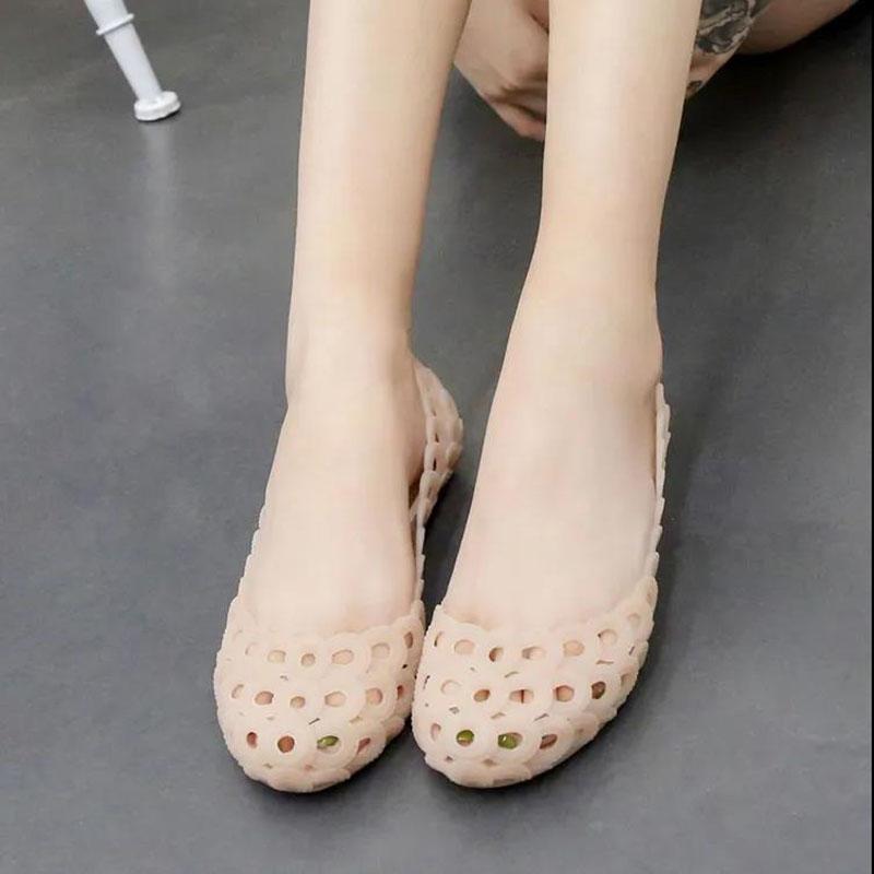 Summer Hollow Nurse Jelly Shoes Ladies Non-slip Flat Beach Shoes Mother Hole Sandals