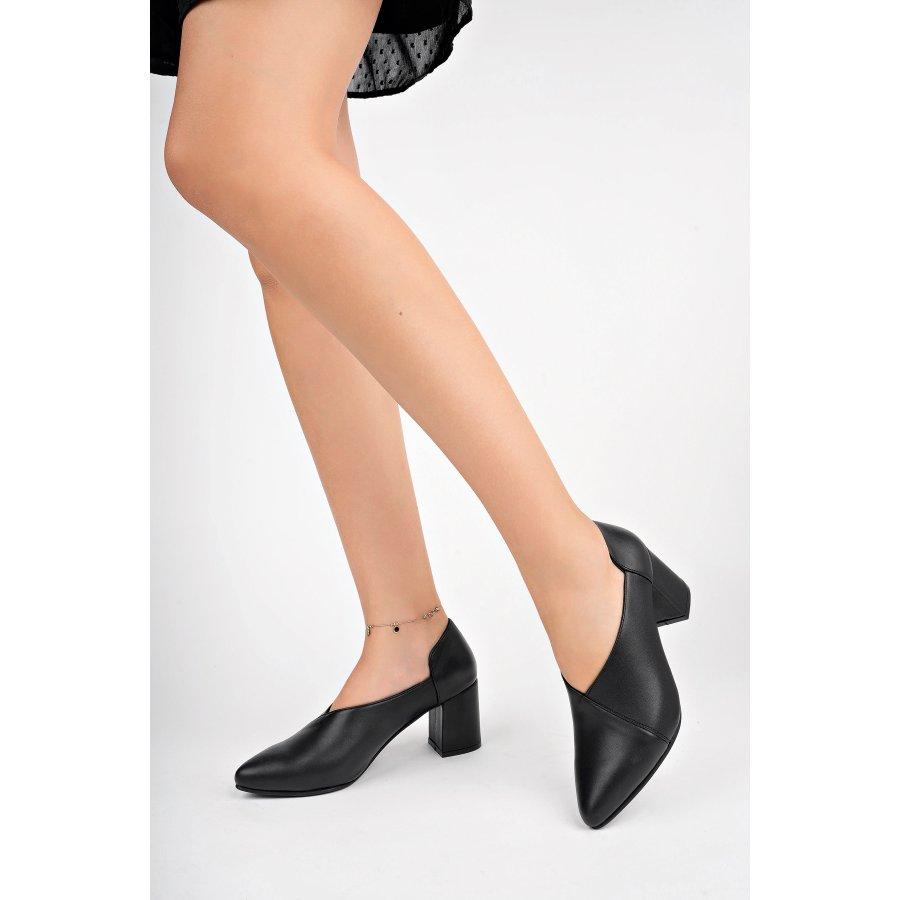 Женские классические туфли из натуральной кожи на массивном каблуке