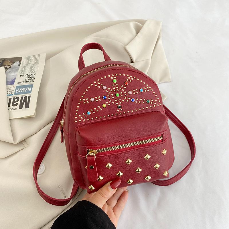 Модная женская сумка через плечо с заклепками и жемчугом, летний универсальный многофункциональный рюкзак большой вместимости, легкая роскошь