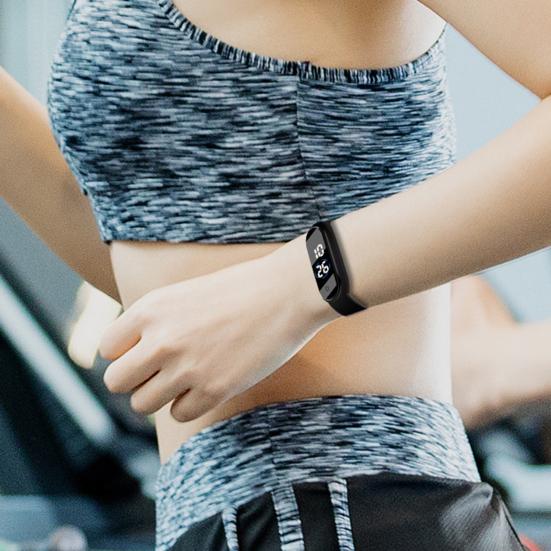 Светодиодные электронные часы Водонепроницаемые противоскользящие регулируемые двухцветные ремешки из ТПУ Прямоугольный циферблат Детские студенческие повседневные спортивные цифровые наручные часы