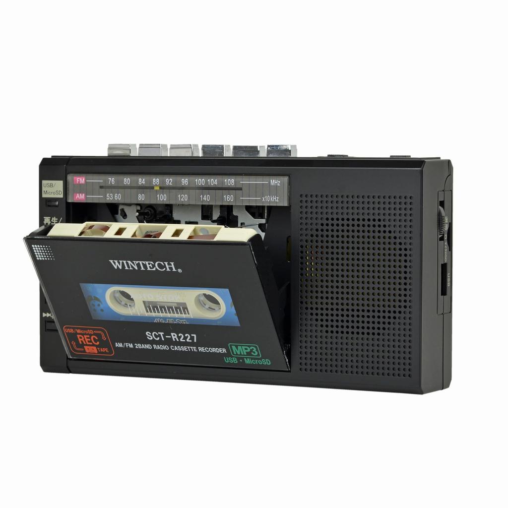 Монофонический кассетный радиоприемник с функцией записи WINTECH. Черный тюнер. Совместимость с сухими батареями. Адаптер переменного тока в комплекте. Совместимость с широкополосным FM-диапазоном.