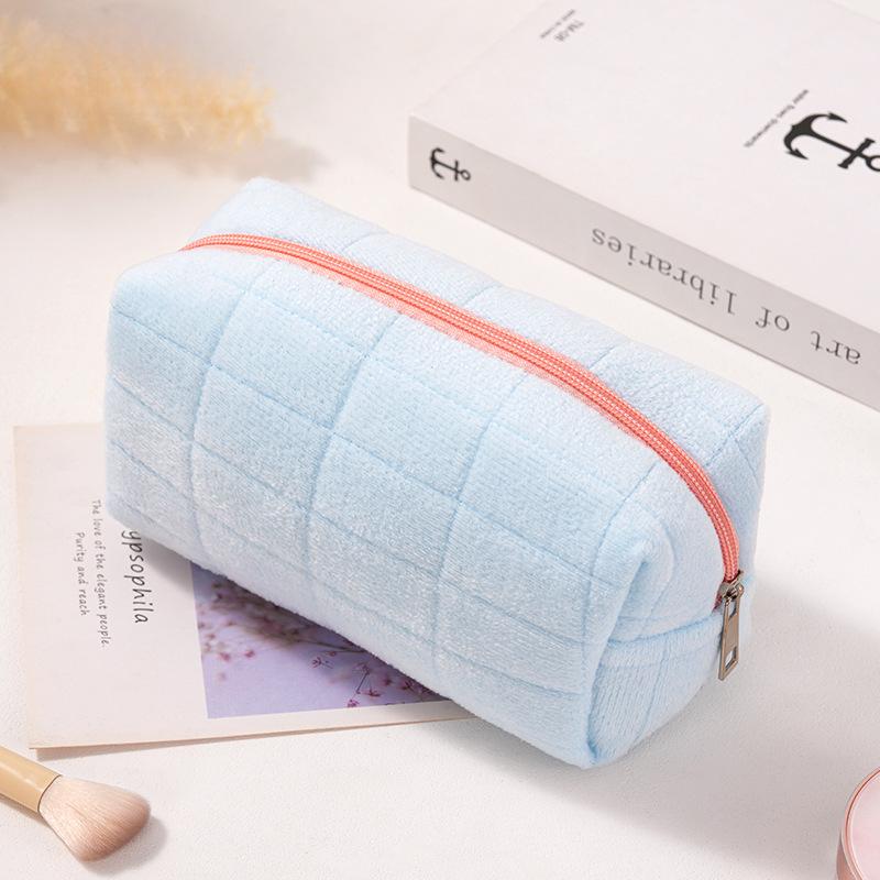 Cute Plush Makeup Bag for Women Portable Travel Small Cosmetic Bags Solid Color Zipper Toiletry Bag Washing Pouch Storage Bags