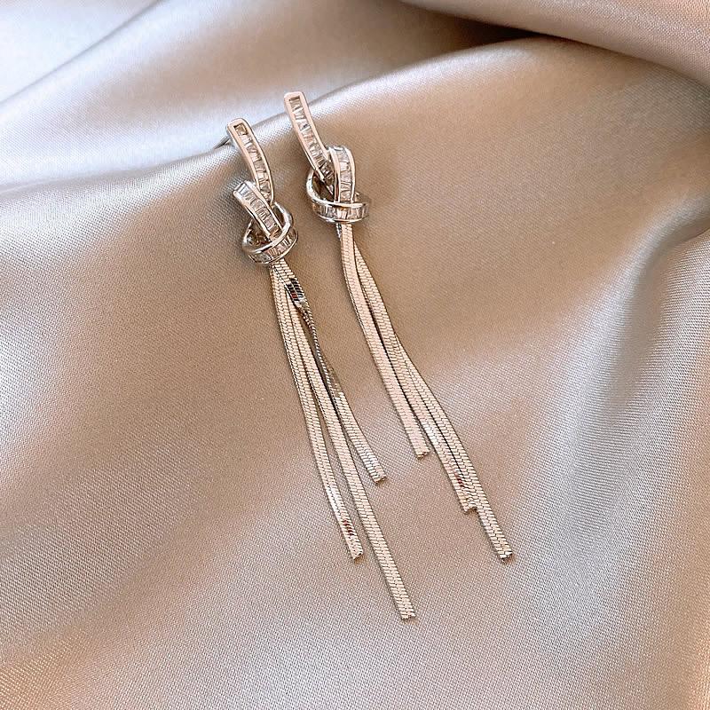 Серьги-гвоздики с узловой кисточкой из циркона модный тренд длинные серьги серьги женские