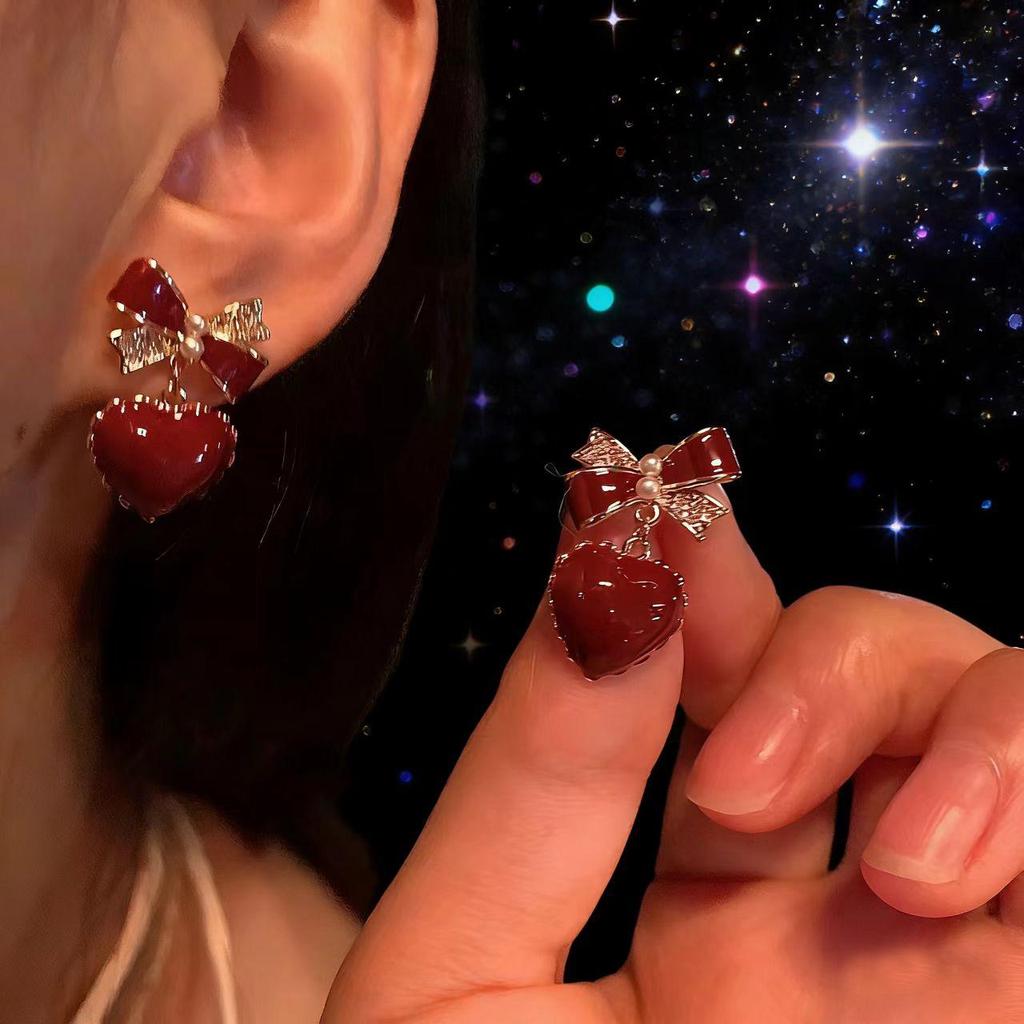 Elegant Heart-Shaped Rhinestone Bow Earrings - High-End Fashion and Skin-Whitening Ear Jewelry for Women.