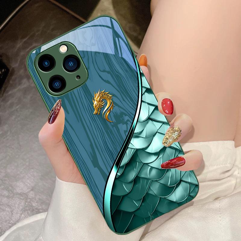 Черный чехол из закаленного стекла для iPhone 15 Pro 14 13 12 Mini 11 XS Max XR 7 8 Plu SE 2020 2022 с текстурой дерева и красной драконьей чешуей