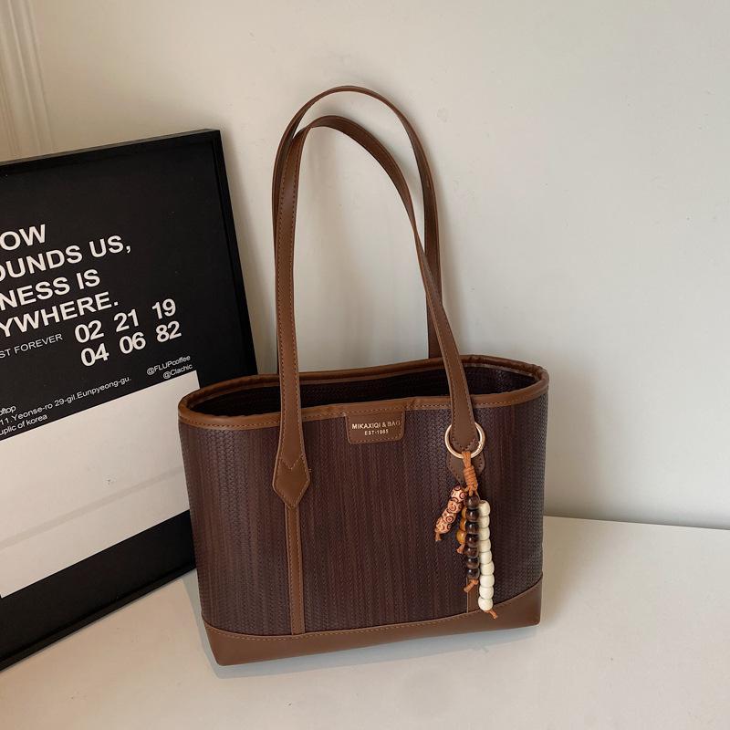 Сумка большой вместимости женская осенне-зимняя новая повседневная простая на плечо для поездок на работу портативная сумка-тоут