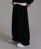 LIKE THE MOST Two-Tuck Long Side Over Pants_Black