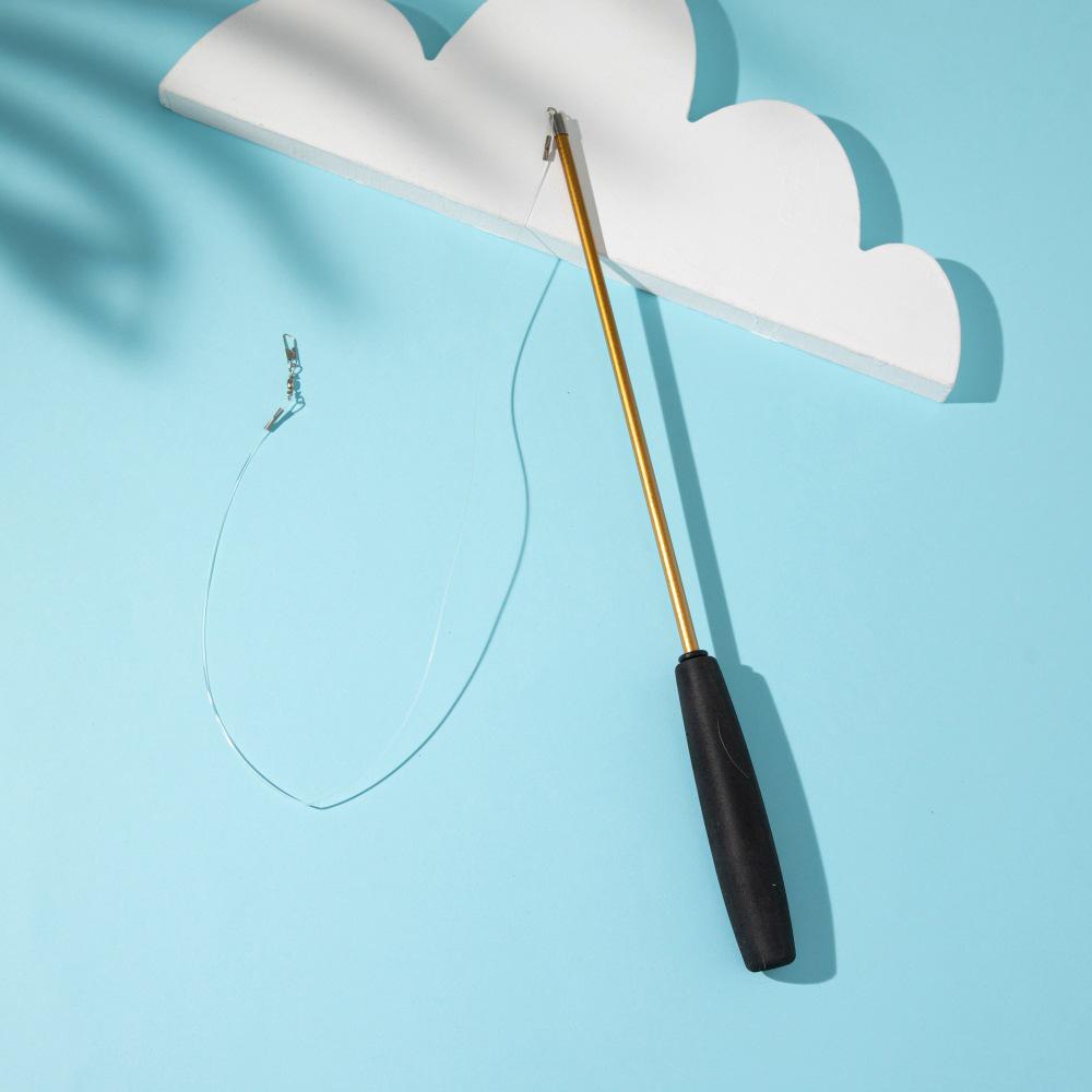 Популярная палочка-дразнилка для кошек: Трехсекционная удочка с несколькими вариантами расцветок для развлечения.