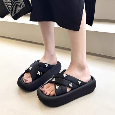 В этом году очень популярны~ Милые и крутые хлебные крестики со стразами на толстой подошве, женские летние пляжные шлепанцы 2025