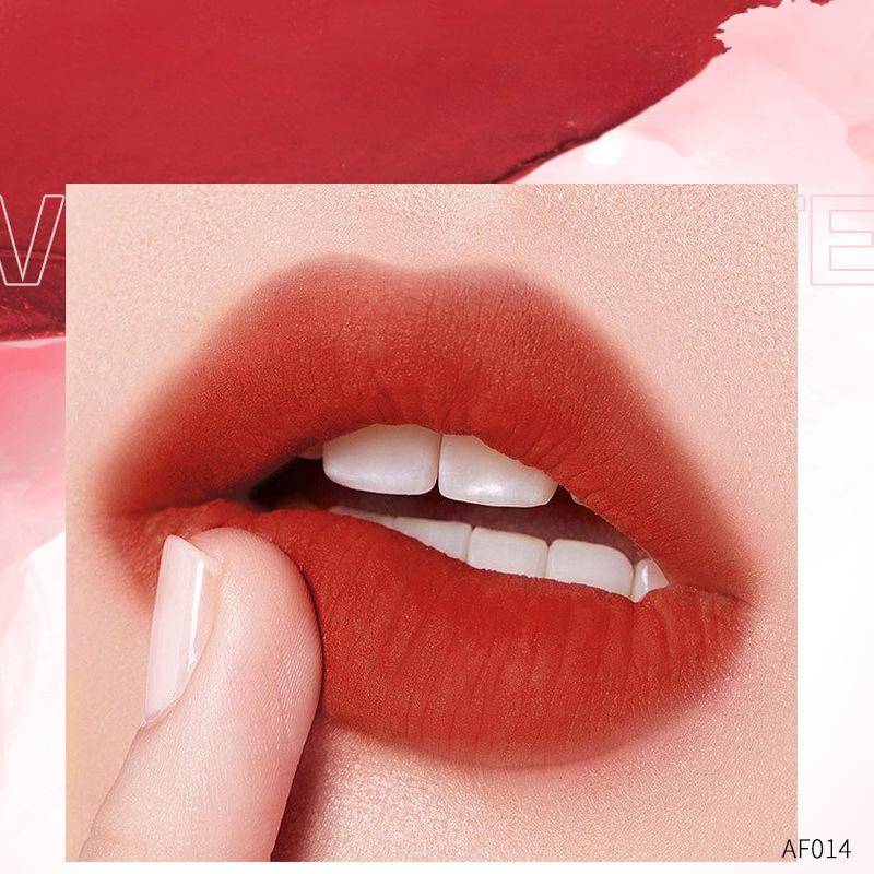 Помада в небольшом тюбике, матовая поверхность, не выцветает, не сушит, легко окрашивается, водостойкая, устойчивая к поту помада, косметическая помада