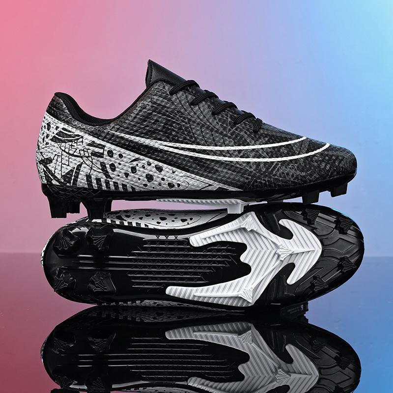 35-45 Football Shoes, Low-cut Blue and White Porcelain Long Nails, Youth Sneakers, Large Size Sports Shoes, TPU Soles, Broken Nails
