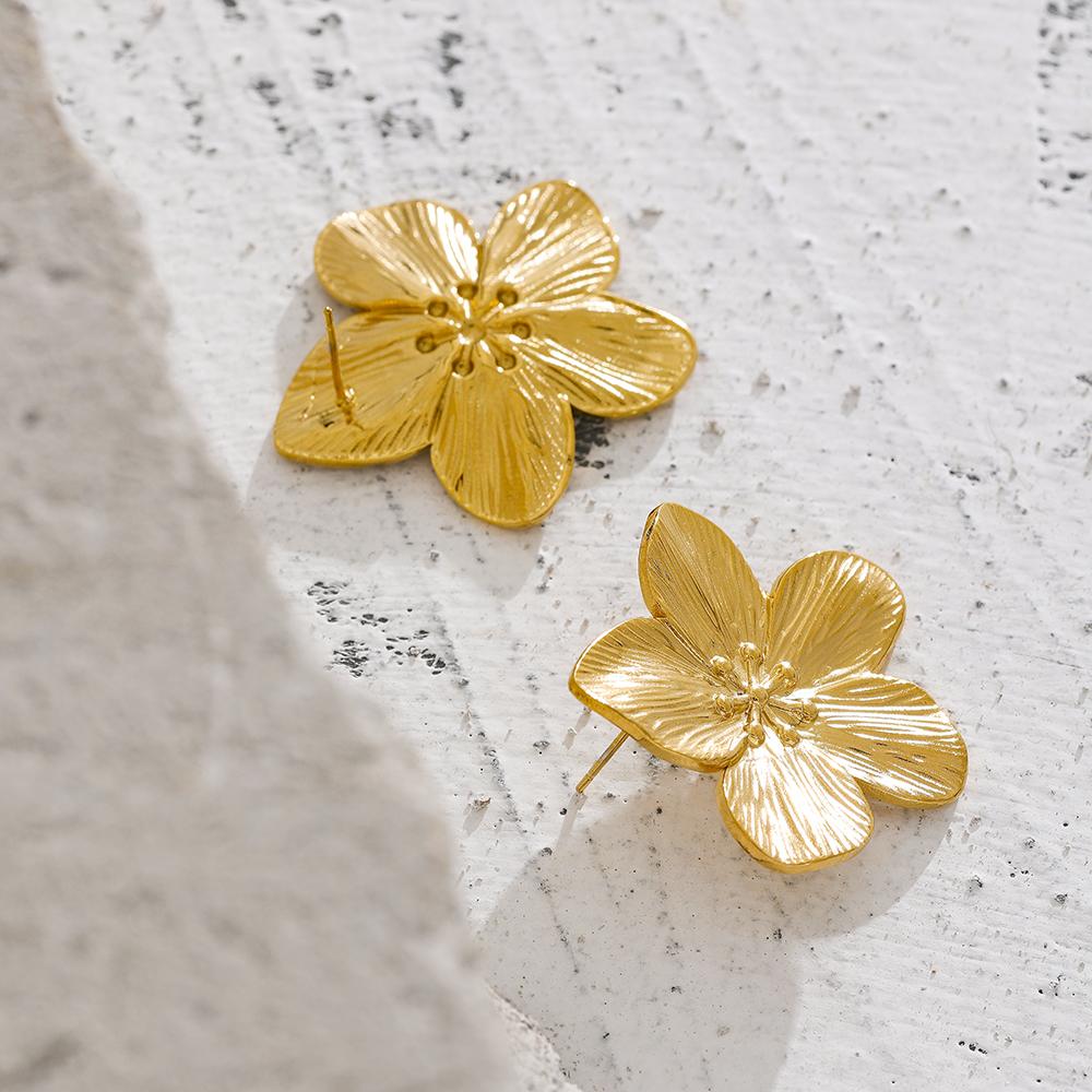 Eetit Tarnish Free Vintage Gold Color Stainless Steel Flower Metal Stud Earrings for Women Individual Stylish Trendy Jewelry