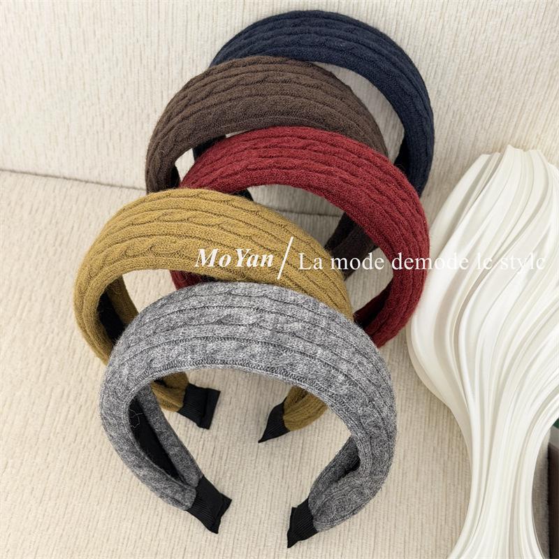 2025 Women's High-End Twist Knit Headband - Autumn/Winter Hair Accessory