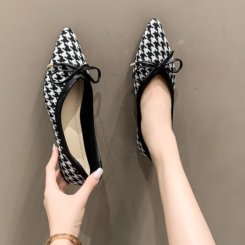 Новые легкие женские туфли с мелким носком 2024 года, модные повседневные туфли на плоской подошве, женские повседневные роскошные остроносые женские туфли, женская обувь