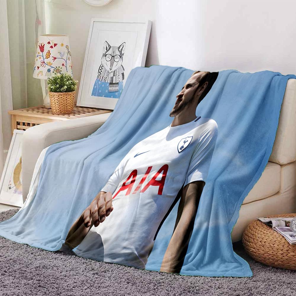 FC Tottenham Crest Flannel Blanket, Soft Polyester, Modern Design, All-Season for Camping, Travel, Gifts for holidays or birthdays