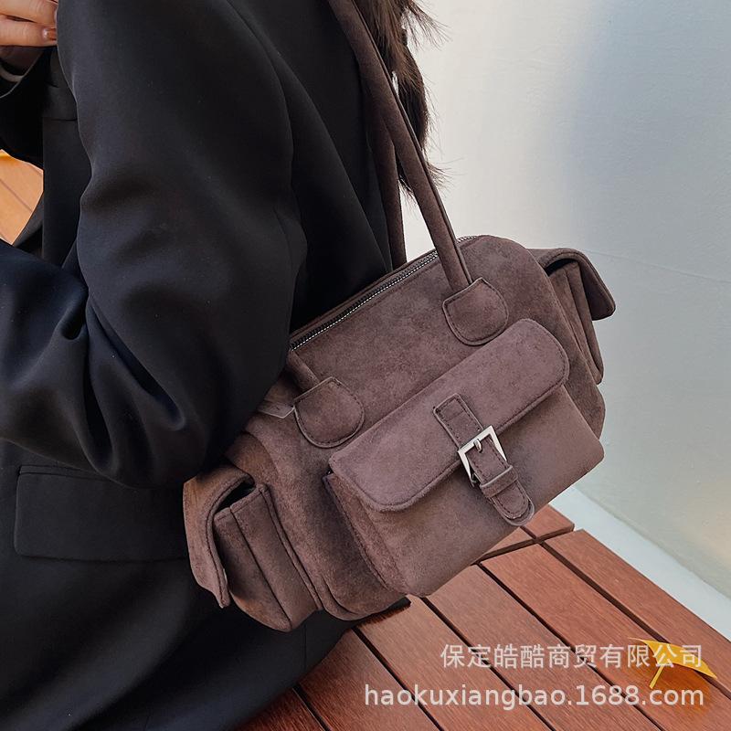 Сумка большой вместимости женская осенне-зимняя ретро 2025 новая универсальная на плечо подмышку повседневная модная дорожная сумка-подушка