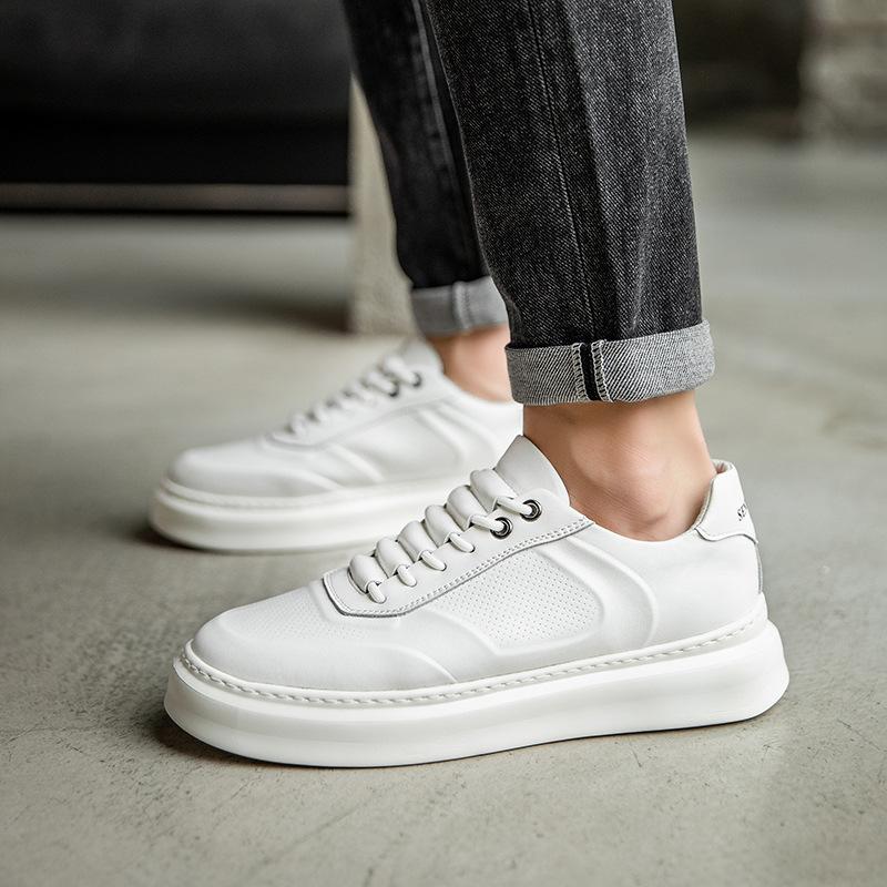 2024 Дизайнерская обувь для мужчин Повседневная обувь из натуральной кожи Белые дышащие плоские кроссовки для скейтбординга Уличные крутые кроссовки на шнуровке