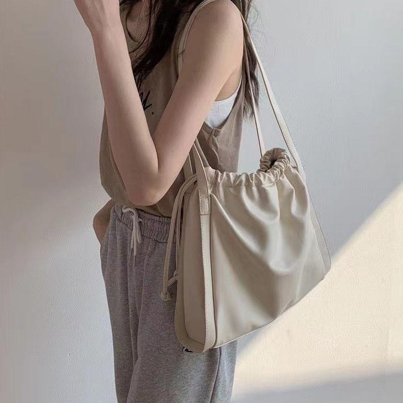 Summer Women PU Leather Shoulder Bag Female Large Capacity Drawstring Tote Bags Casual Handbags Lightweight Pleated Shopper Bags