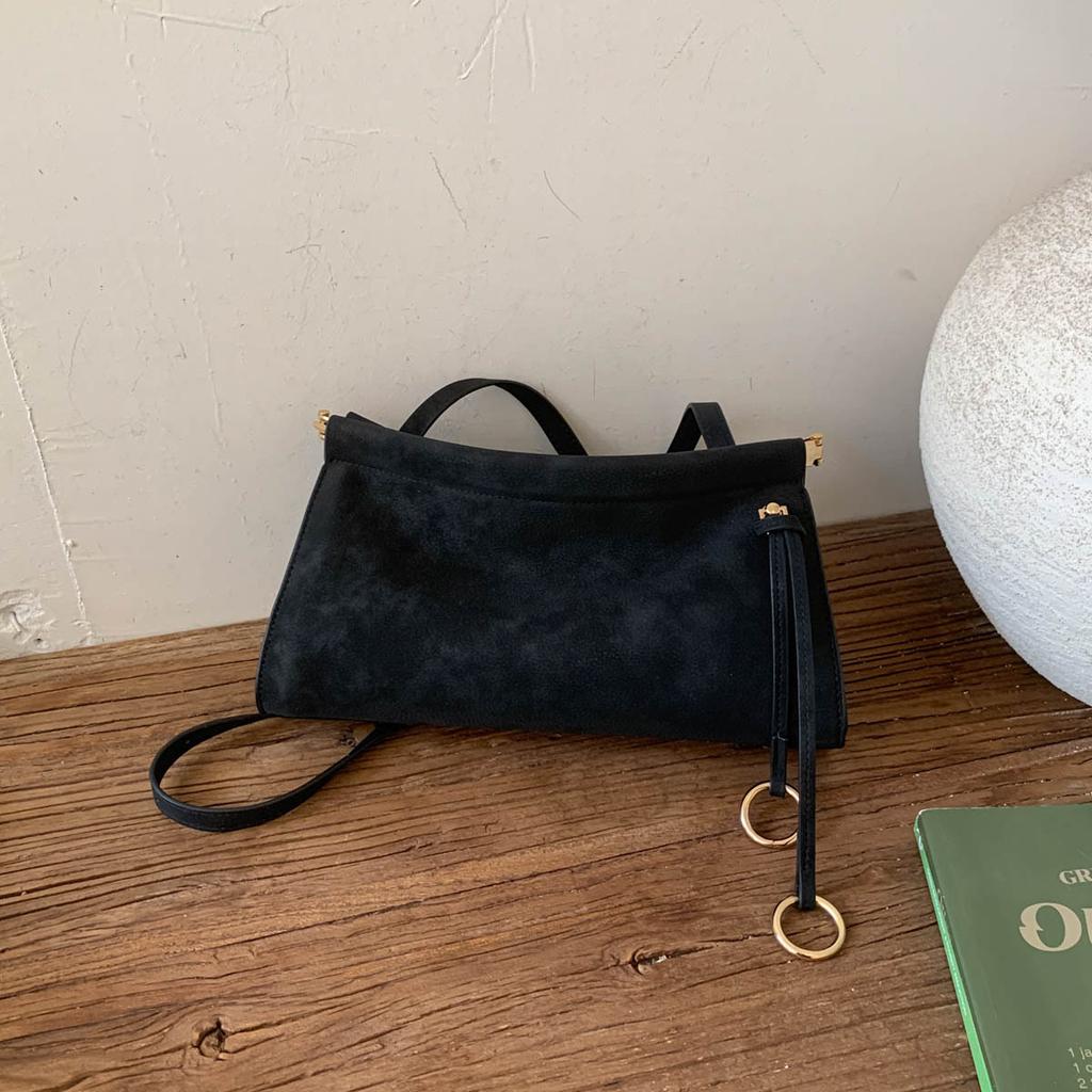 Нишевая ретро сумка подмышку высокого класса женская 2025 новая простая сумка-клипса универсальная на одно плечо кроссбоди сумка-подушка