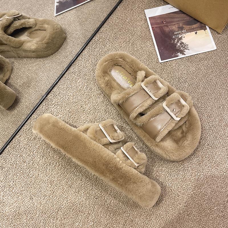 Нишевые тапочки на толстой подошве, женская модная пряжка, осенне-зимние тапочки-мопы с одним словом, новинка 2025 года, бархатные теплые хлопковые тапочки-мопы