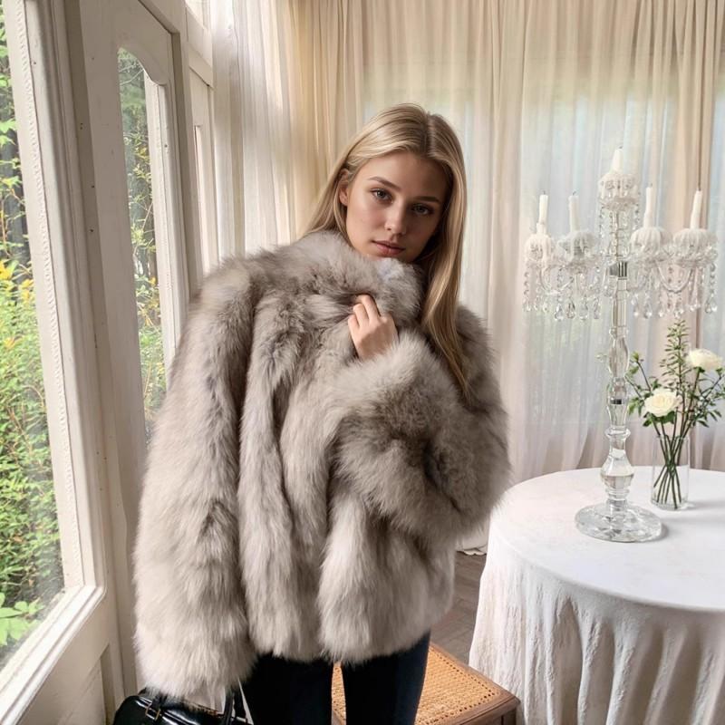 Womens Faux Fur Coat With Detachable Collar Long Sleeve Winter Outerwear In Classic British Style