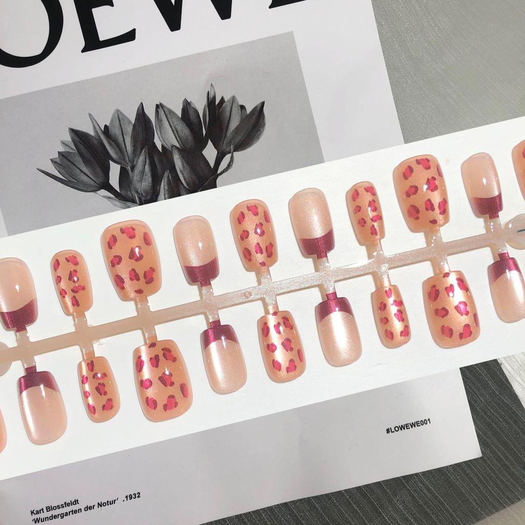 30-Piece Deep Brown Leopard Cat Eye Nail Tips: Autumn/Winter Wearable, Color Block Manicure with Whitening Texture