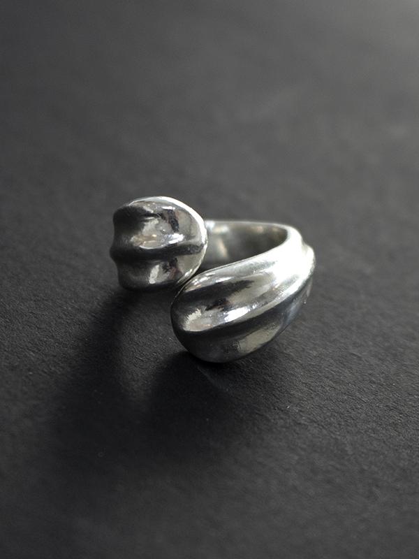 Flit Full Leaf Twist Ring